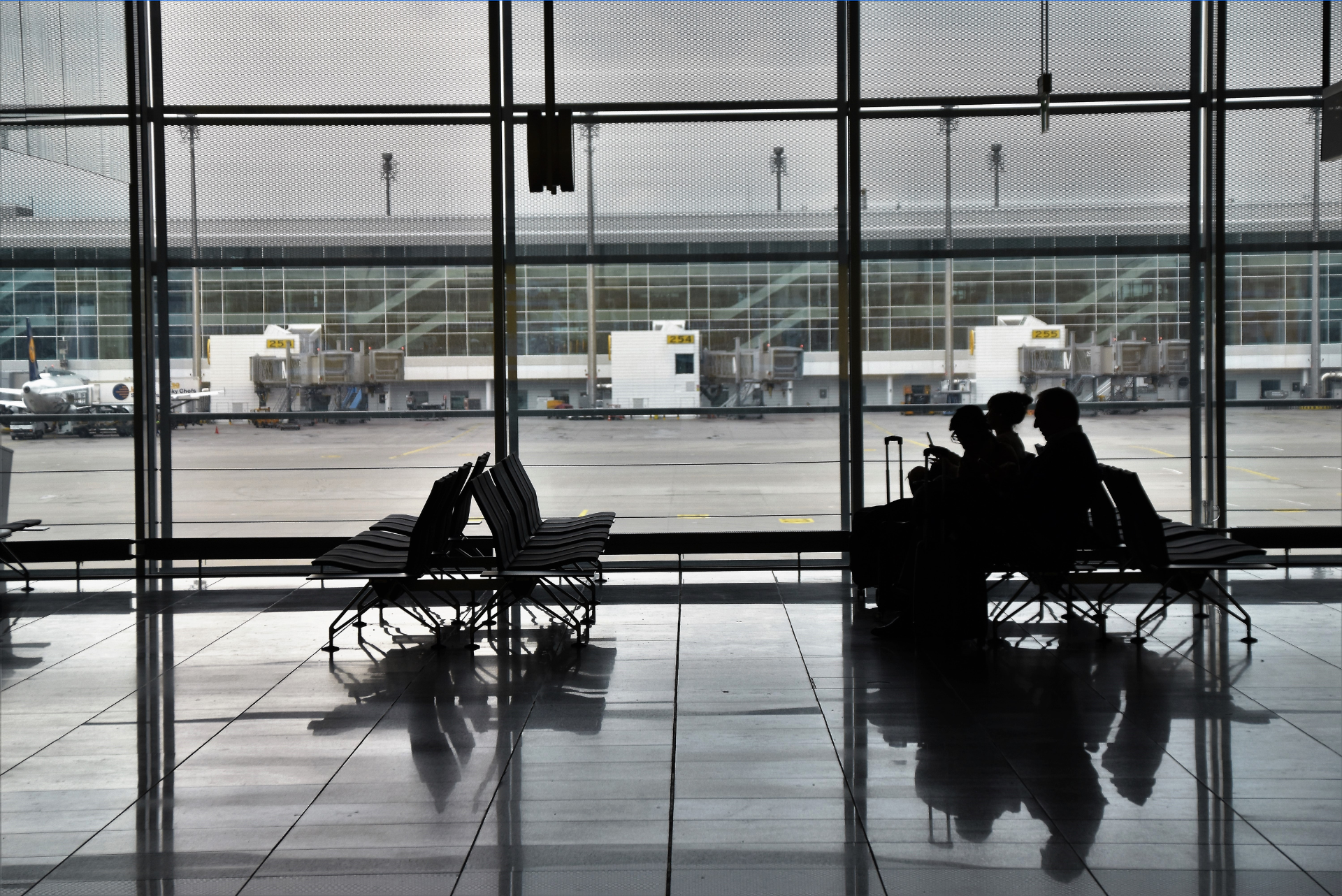 instant alerts assisting with an airport cyber attack